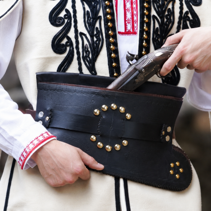 Silyahluk / Silyah – Leather Belt for Weapons and Knives
